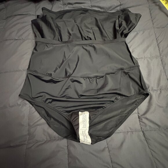 Island Escape Plus Size Tummy-Control Swim Skirt - Size: 22W - NWT - Picture 6 of 14